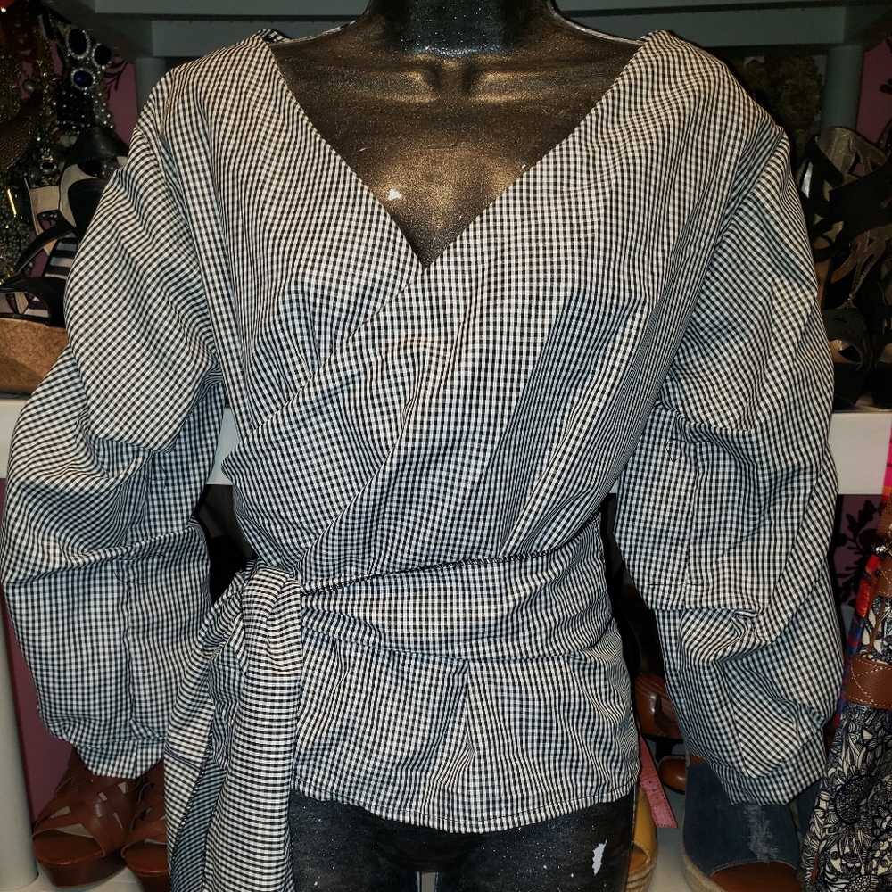 Blouse - Picture 2 of 3